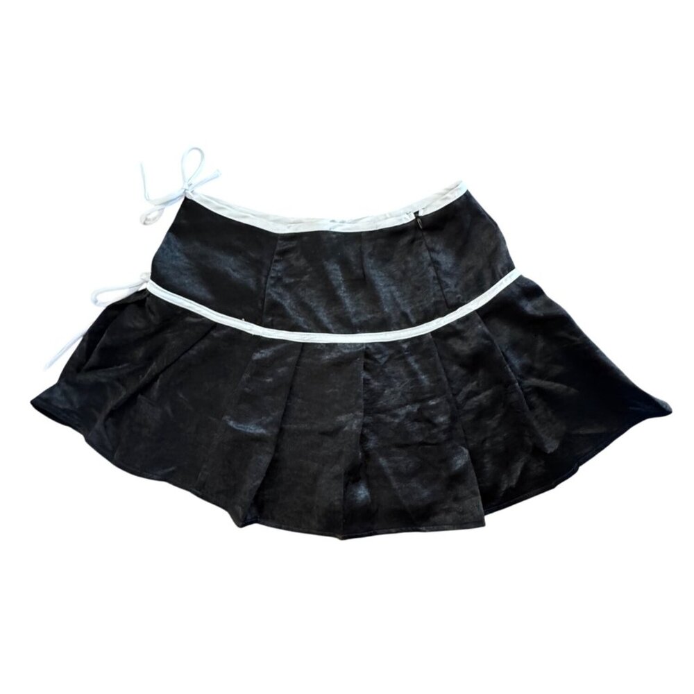 Forever 21 Pleated Mini Skater Skirt Womens S Black White Accents Polyester - Picture 5 of 5